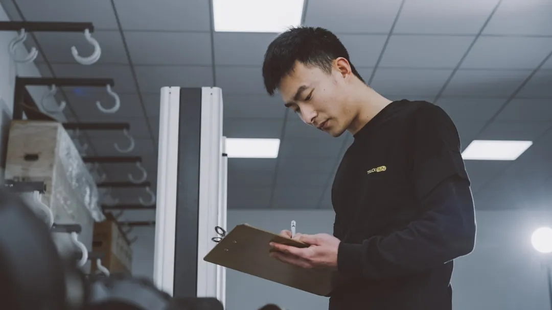 感应垃圾桶与脚踏垃圾桶对比：西安家庭场景选购建议